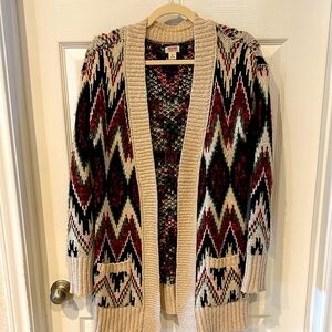 Mossimo Beige and Red Patterned Cardigan size M